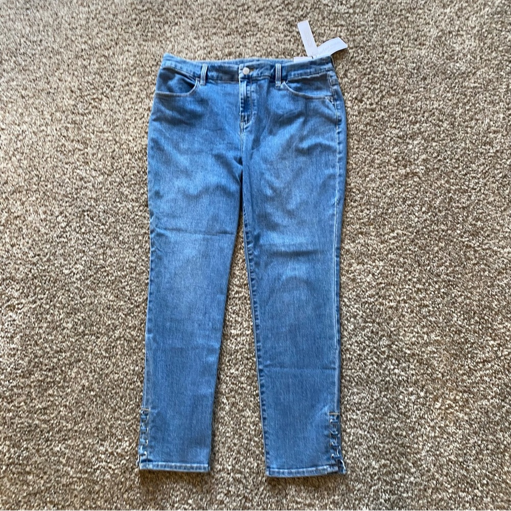 Chico's Perfect Stretch Girlfriend Slim Leg Crop Jeans - Size 12 - NWT